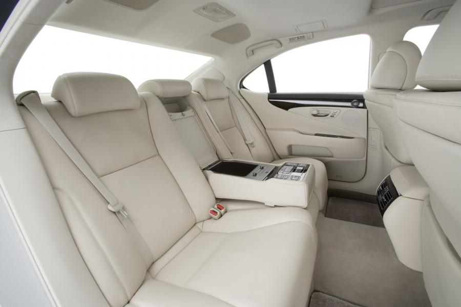  Lexus LS460 2006 года  (фото 32 из 200)